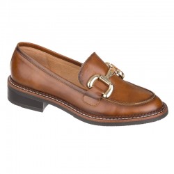 Buckle leather moccasin